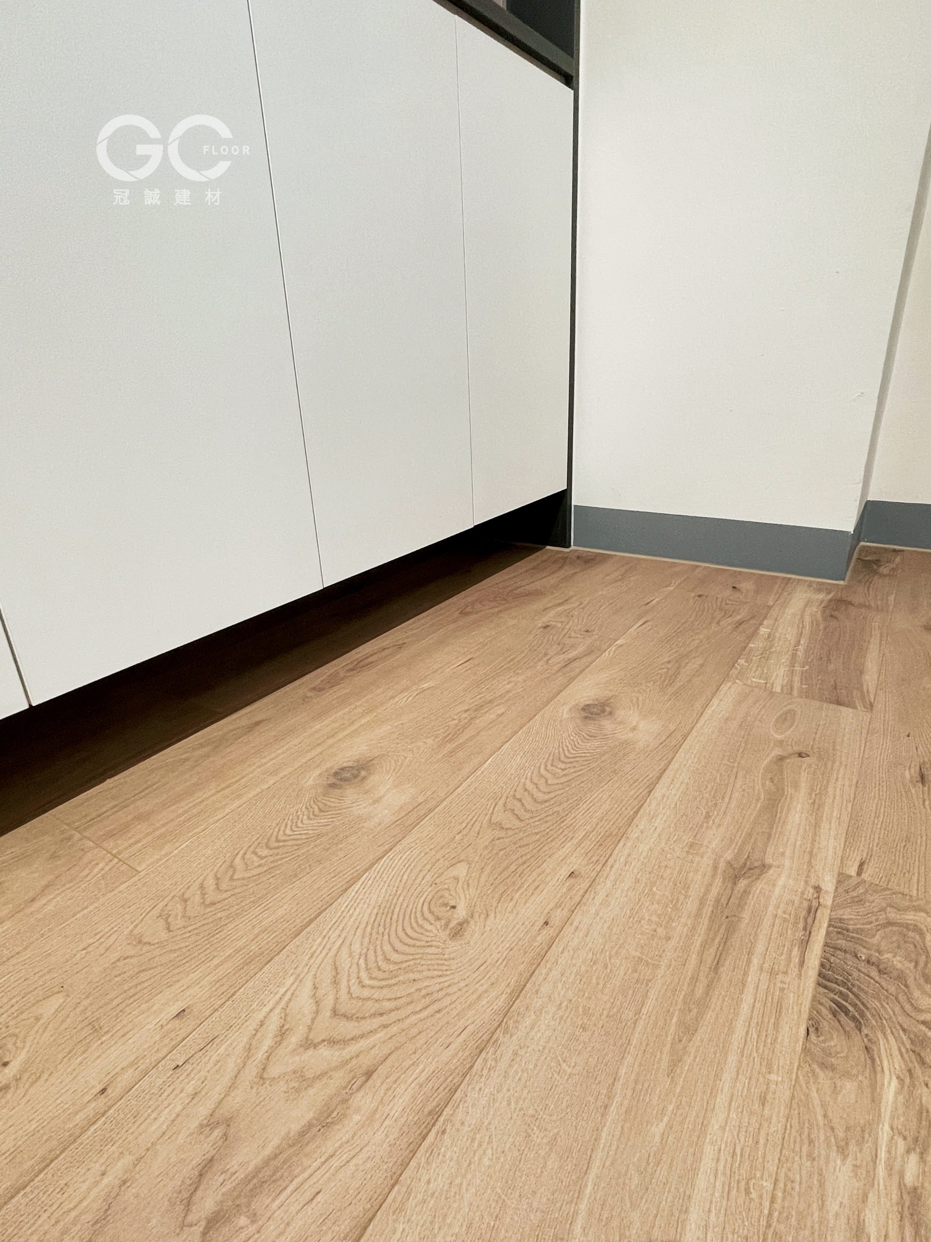 65129 Zaragoza Oak 戈薩橡木